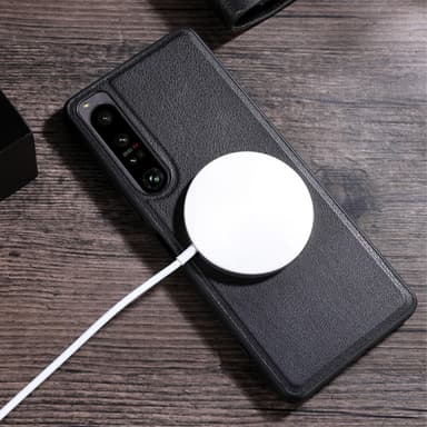 SKALO Sony Xperia 1 V PU Nahka Hybrid Magnetic Ring Suojakuori - Musta
