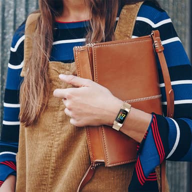 Fitbit Charge 5 rannekoru ruostumaton teräs kulta