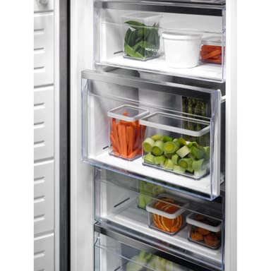 Electrolux Kaappipakastin GUT7ND28W